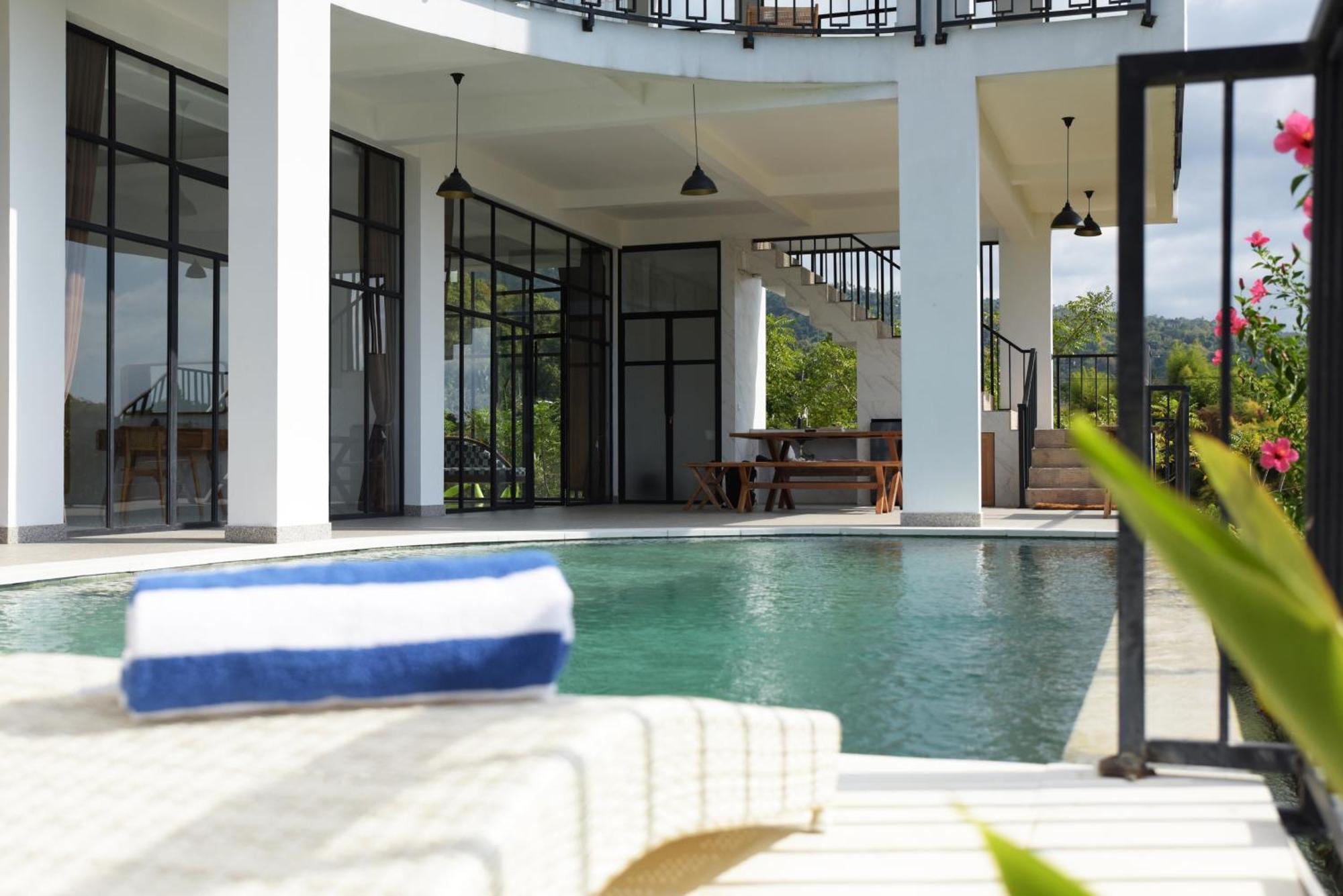 The Hacienda Lovina Villa Exterior foto